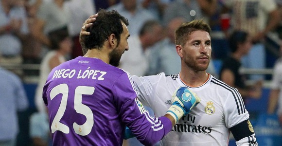 Ramos-saluda-DiegoLopez-2013-efe.jpg