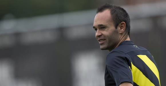 Iniesta-entreno-previa-champions-2013-efe.jpg