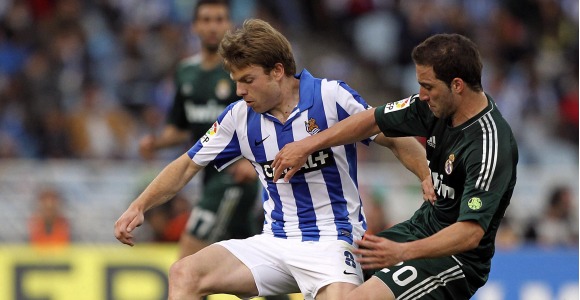 Illarramendi-Higuain-2013-efe.jpg