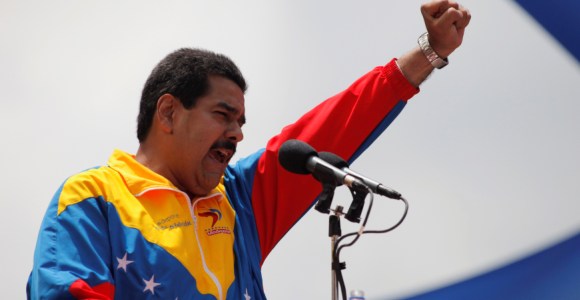 maduro-puno-alto-reuters.jpg