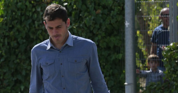 Casillas-serio-llega-seleccion-2014-efe.jpg