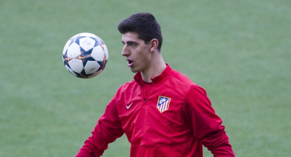 Courtois-mirada-balon-entreno-2014-efe.jpg
