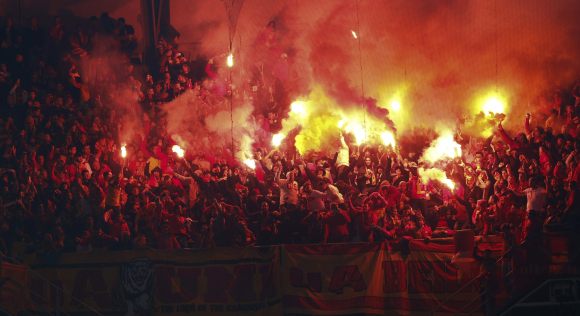 bengalas-bernabeu-efe.jpg