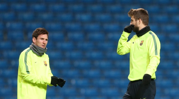Messi-Pique-2015-entreno-Manchester-reuters.jpg