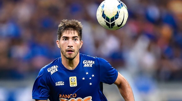 Lucas-Silva-Cruzeiro-2014.jpg