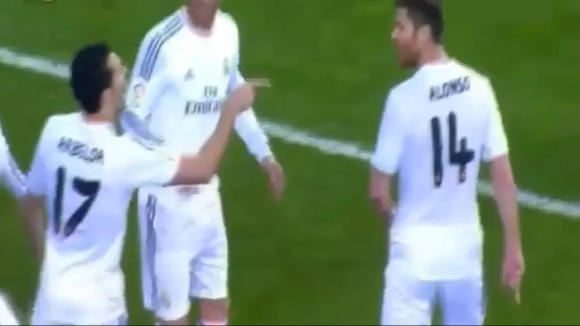 Bronca-Arbeloa-Xabi-2014.jpg
