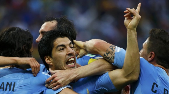 suarez-celebra-gol.jpg