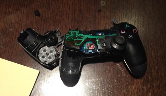 Mando-play-destrozado-carvajal.jpg
