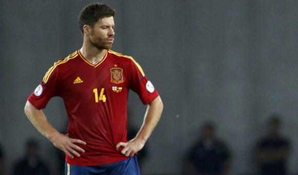 Xabi-Alonso-serio-espana-2013-reuters.jpg