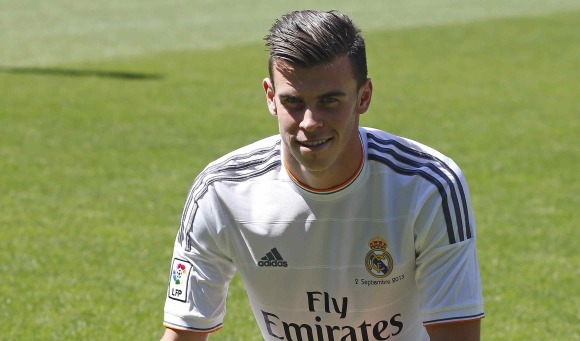 Bale-posa-camiseta-2013-efe.jpg