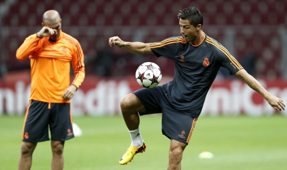 CR7-zidane-estambul-2013-efe.jpg