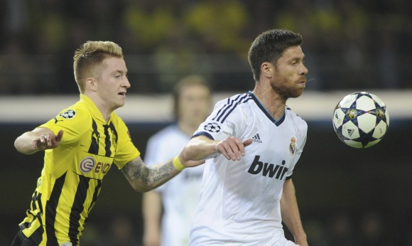 Xabi-Alonso-Borussia-2013-EFE.jpg