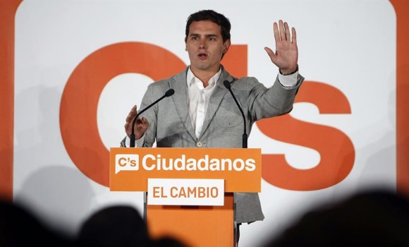 albert-rivera-mano-efe.jpg