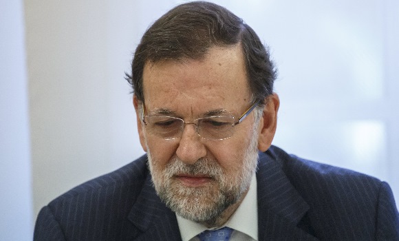 rajoy-reflexiona-efe.jpg