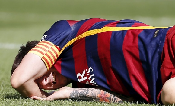 Messi-lamento-lesion-2015-reuters.jpg