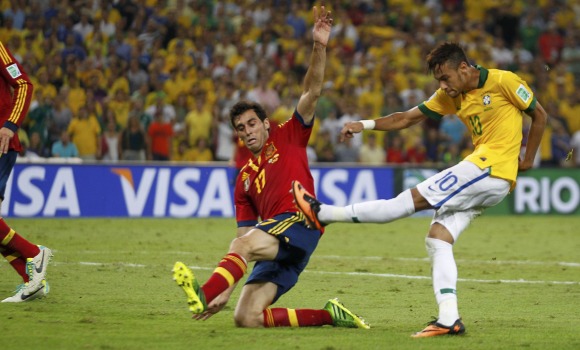 Neymar-arbeloa-espana-brasil-2013-reuters.jpg