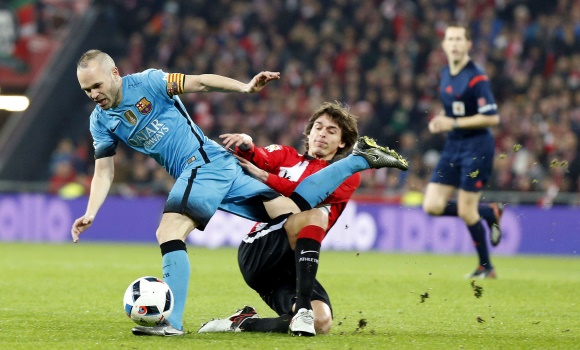Iniesta-Athletic-2016-reuters-Iturraspe.jpg