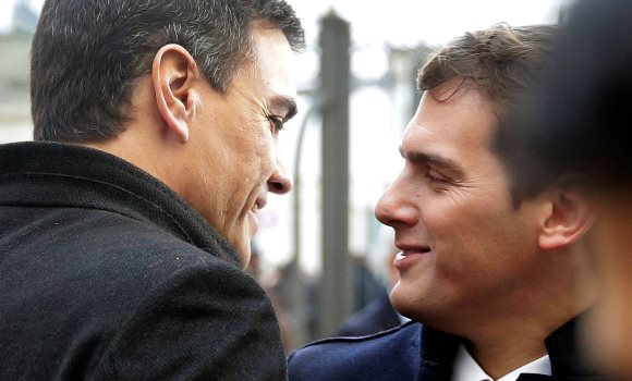 rivera-pedrosanchez-congreso-mesa-efe.jpg