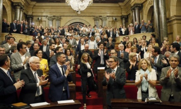 parlament-aplausos-580x350.jpg