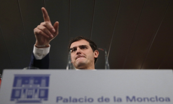 albert-rivera-moncloa-28nov-efe-580x350.jpg