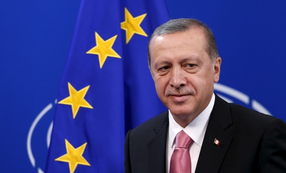 erdogan-bandera-ue-reuters.jpg