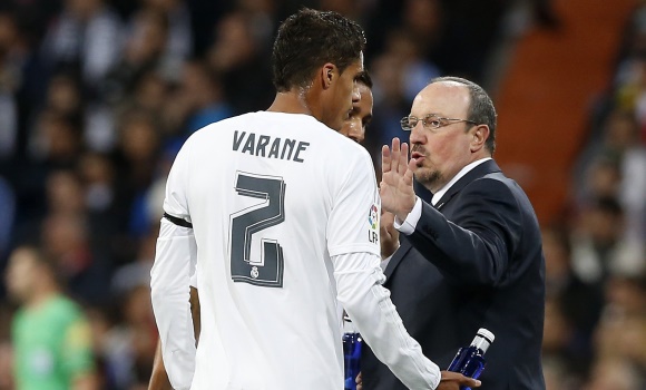 Benitez-ordenes-2015-Varane-clasico-efe.jpg