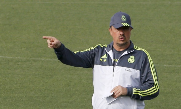 Benitez-senala-entreno-efe.jpg