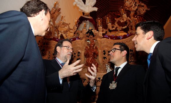 rajoy-procesion-huelva.jpg
