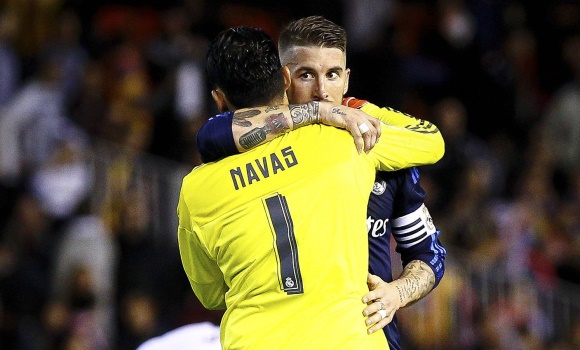 Ramos-saludo-Navas-2016-Mestalla-efe.jpg