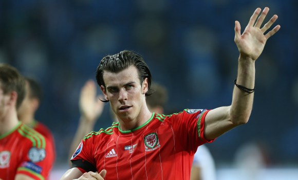 Bale-saluda-gales-2015-reuters.jpg