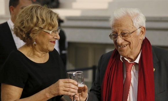 carmena-brindis-navidad-efe.jpg