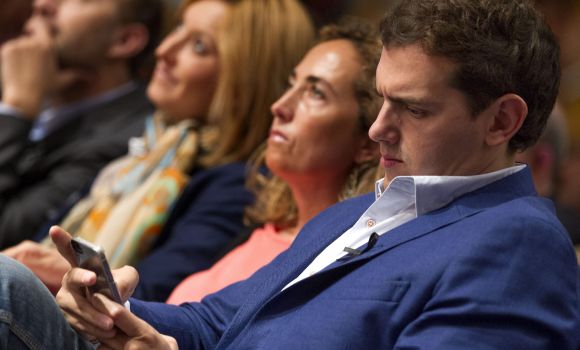 albert-rivera-telefono.jpg
