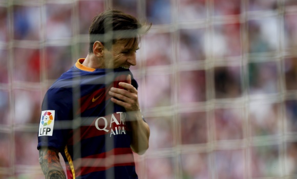 Messi-muerde-camiseta-2015.jpg