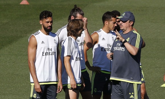 Benitez-ordenes-entreno-2015-efe.jpg