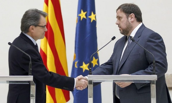 mas-junqueras-mano-efe.jpg