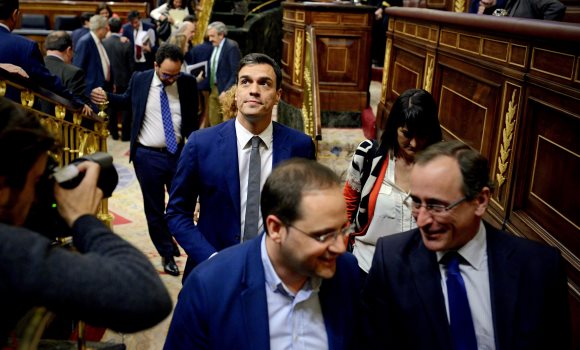 pedrosanchez-luena-alonso-efe.jpg