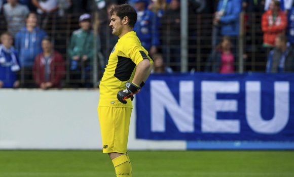 casillas-oporto-amistoso-efe.jpg
