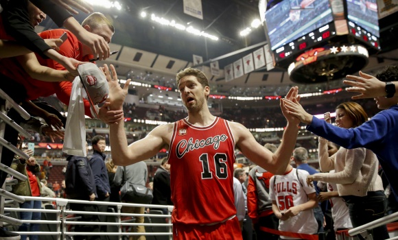 Gasol-festeja-2016-Bulls-efe.jpg