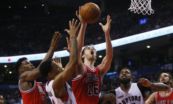 Gasol-rebote-2015-Raptors-reuters.jpg