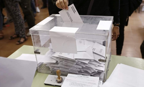 persona-votando-urna-efe-580x350.jpg