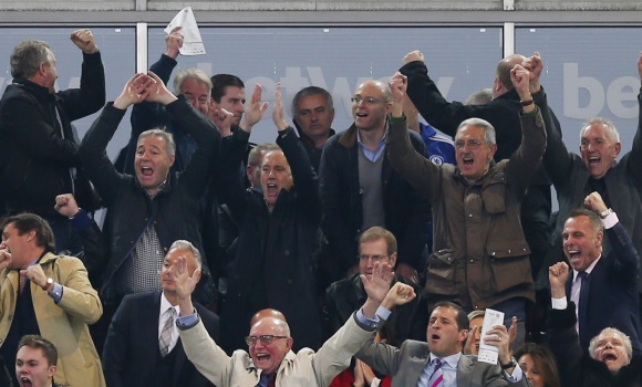 Mourinho-palco-West-ham-derrota-2015-reuters.jpg