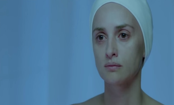 penelope-cruz-mama-youtube-580x350.jpg