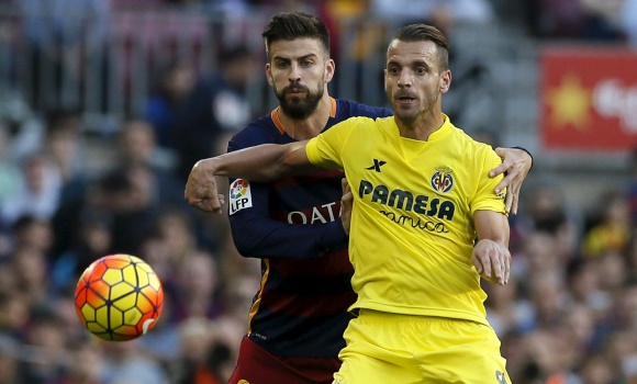 Pique-Soldado-Villarreal-2016-reuters.jpg