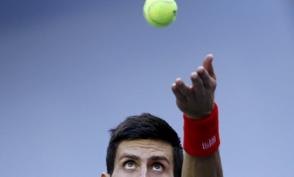 Djokovic-saque-2015-Shangai-reuters.jpg