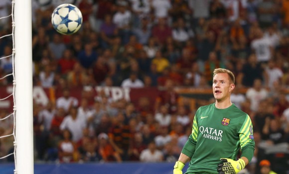 TerStegen-mirada-gol-mediocampo-roma-2015-reuters.jpg