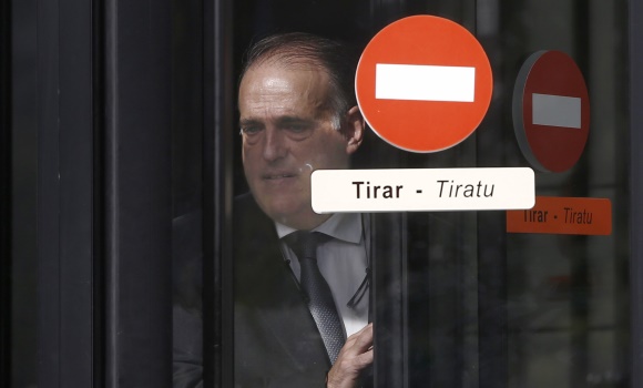 Tebas-logo-prohibido-2015-efe.jpg