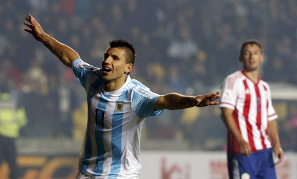 Aguero-celebra-paraguay-2015-reuters.jpg
