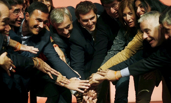 rivera-mitin-manos-efe-580x350.jpg