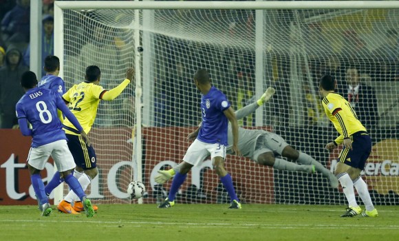 Colombia-gol-brasil-2015-efe.jpg