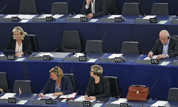 le-pen-separados-reuters.jpg
